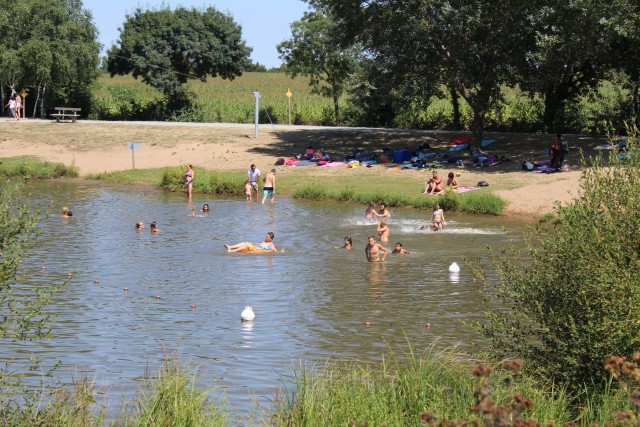 Lake, leisure areas