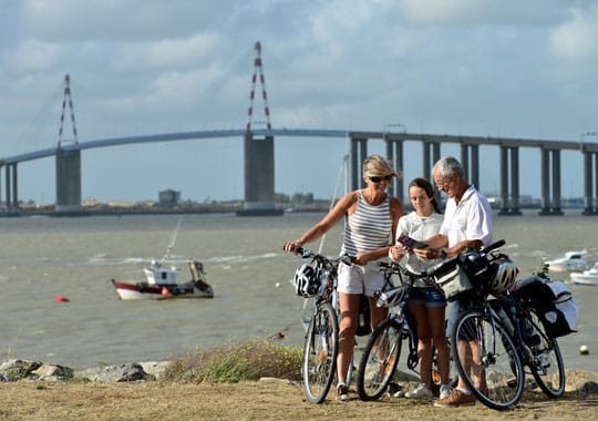 Crossing the Loire by bike