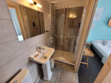 la-villa-rose-marie-saint-brevin-chambre-douche-11257 la-villa-rose-marie-saint-brevin-chambre-douche-11257