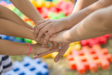 hands-g82ea23e8f-1920-15280