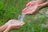 mains-eau-freepik-32310