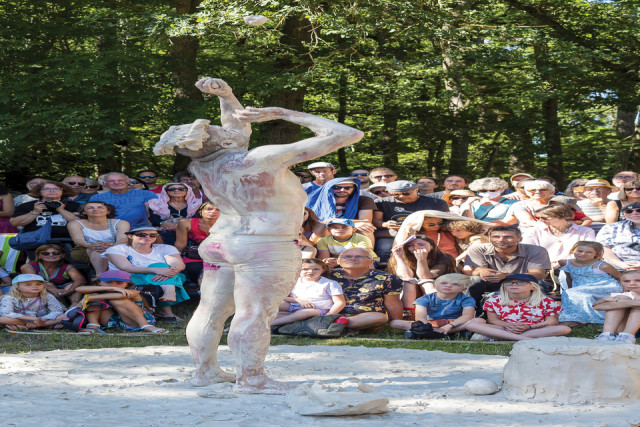 08-04-sylviane-legris-spectacle-gadoue-le-jardin-des-de-lices-saint-brevin-31368
