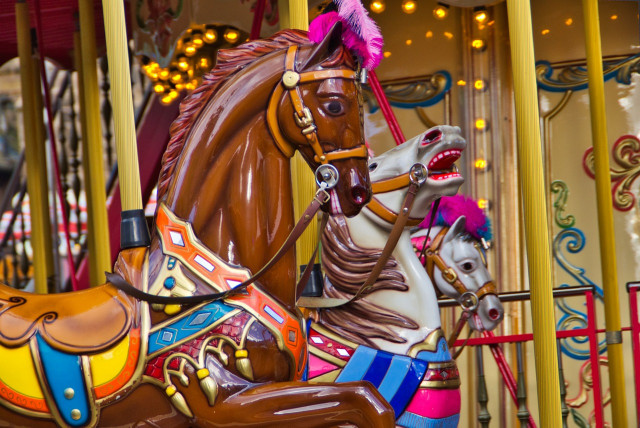 childrens-carousel-3800518-1280-27680