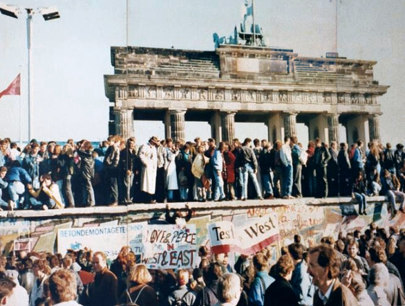 chute-de-berlin-32411