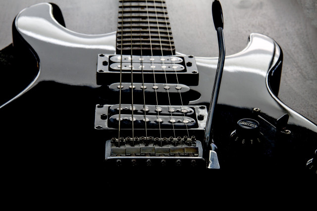 guitar-2472245-1280-27007