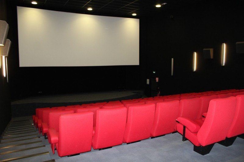 800x600-cinejade-salle-ecran2-1762-16440