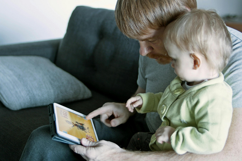 bebe-ecran-m-diath-que-municipale-livres-y-m-dias-24387