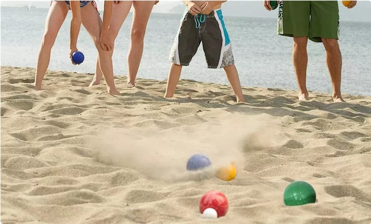 jeu-boules-plage-15582