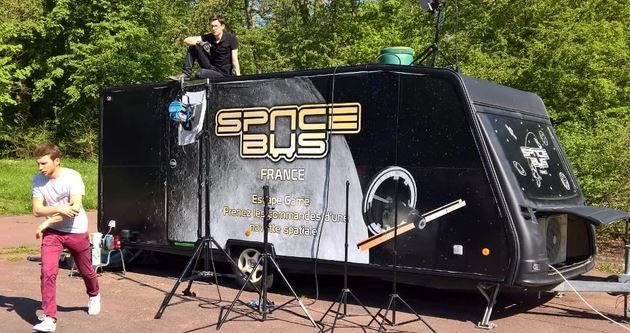 space-bus-france-7381